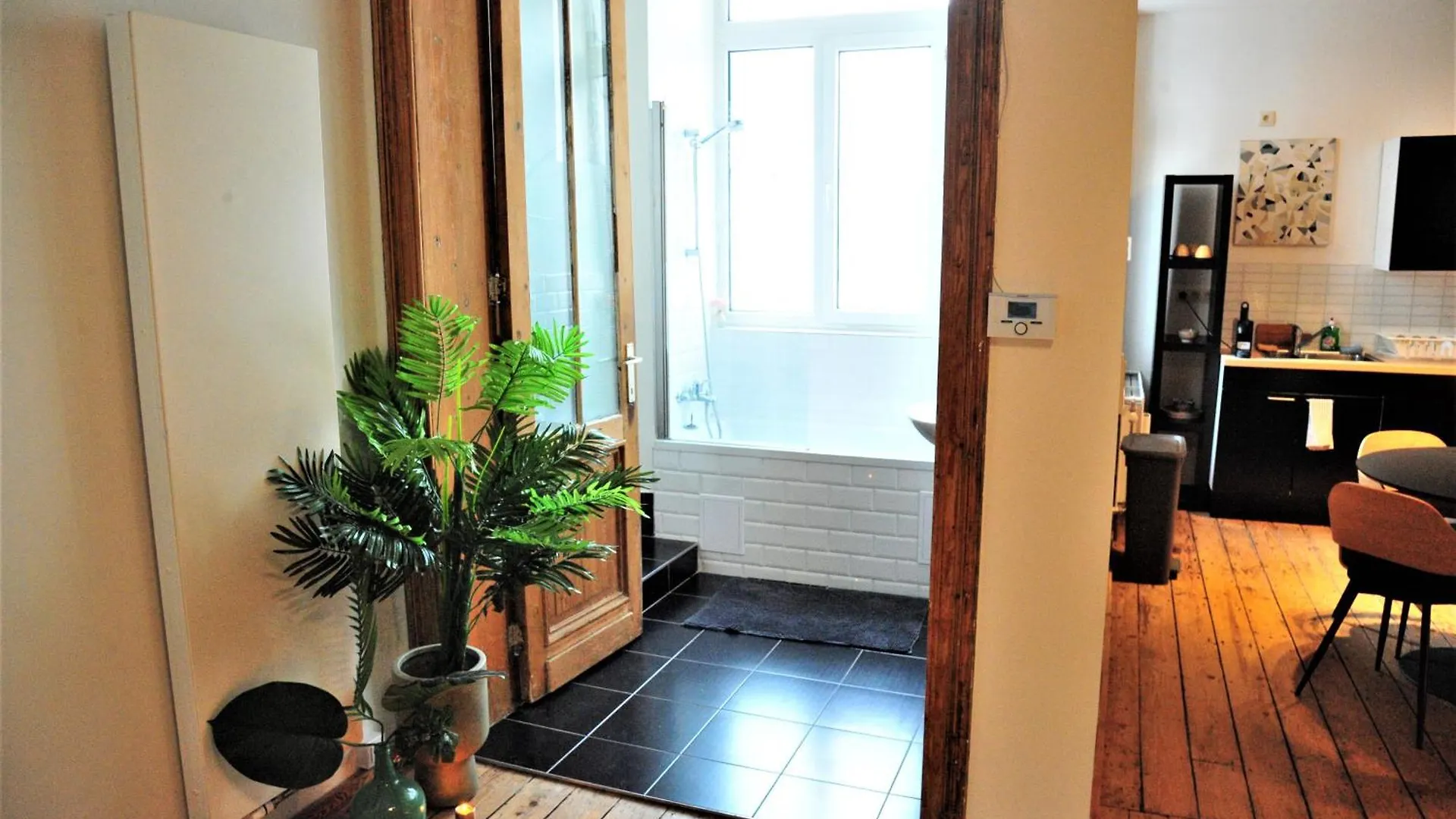 The Oasis Apartment, 2 Bedrooms Antwerp South Belgie