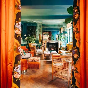  Hotel Flora